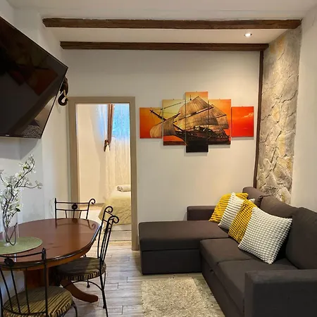 아파트 Knox Center *